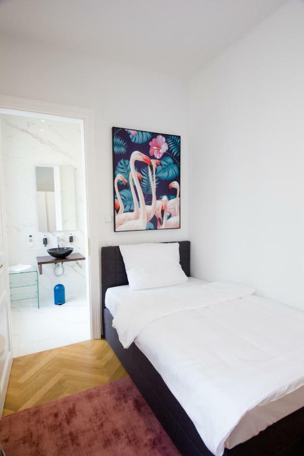 Studio Apartments Naschmarkt - Mai'S Apartments Виена Екстериор снимка